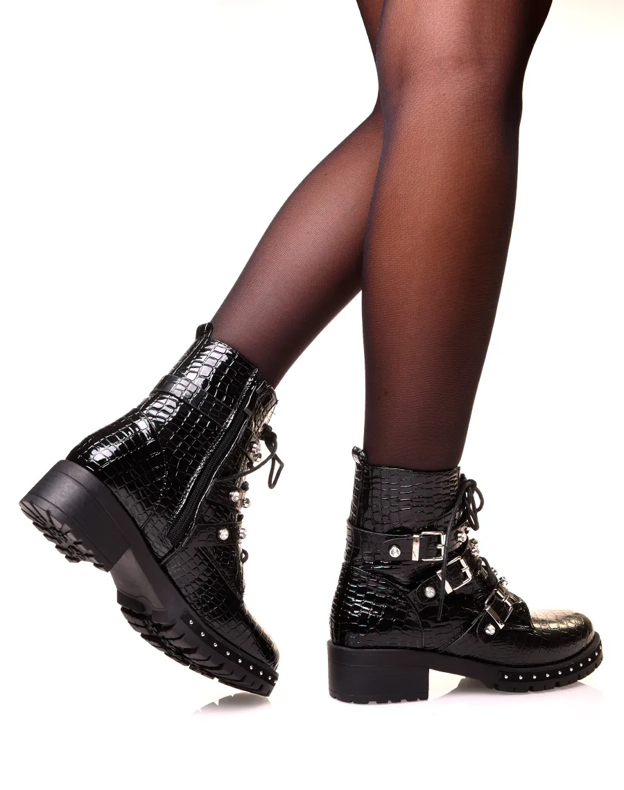 Bottines montante vernies noires à multiples sangles effet croco vernis