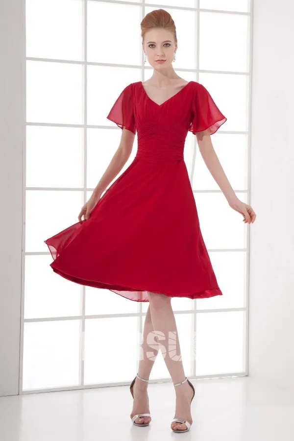 Robe courte rouge col en V avec manche évasée courte