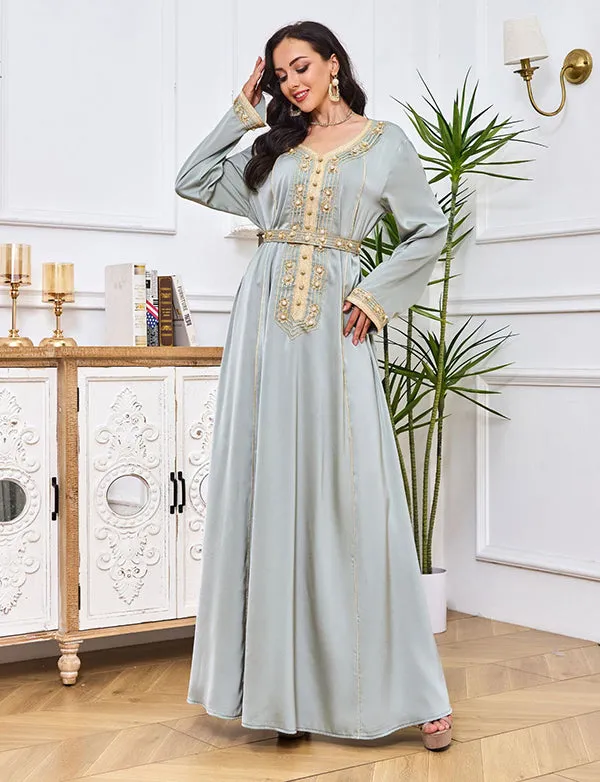 Robe longue abaya brodée et incrustée de diamants