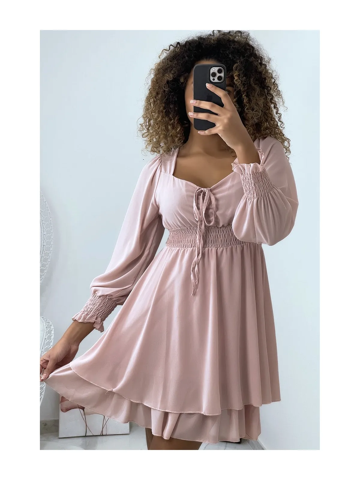 Robe rose élastique à la taille et aux manches