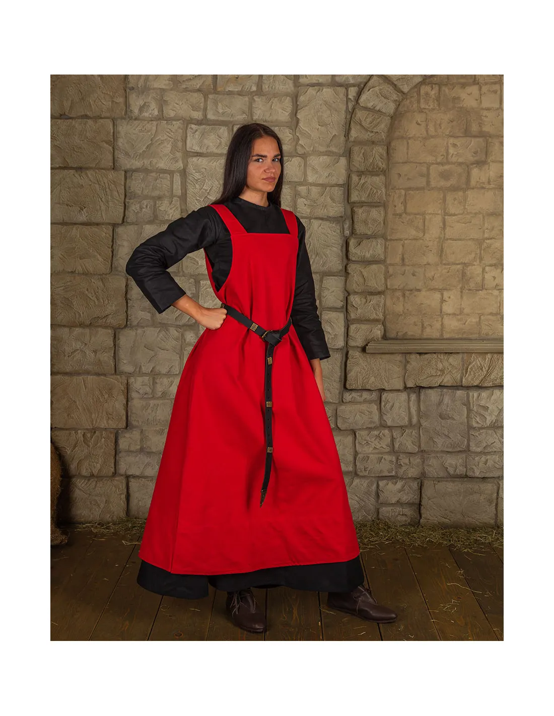 Robe style tablier modèle Lientje, couleur rouge ⚔️ Boutique Épées