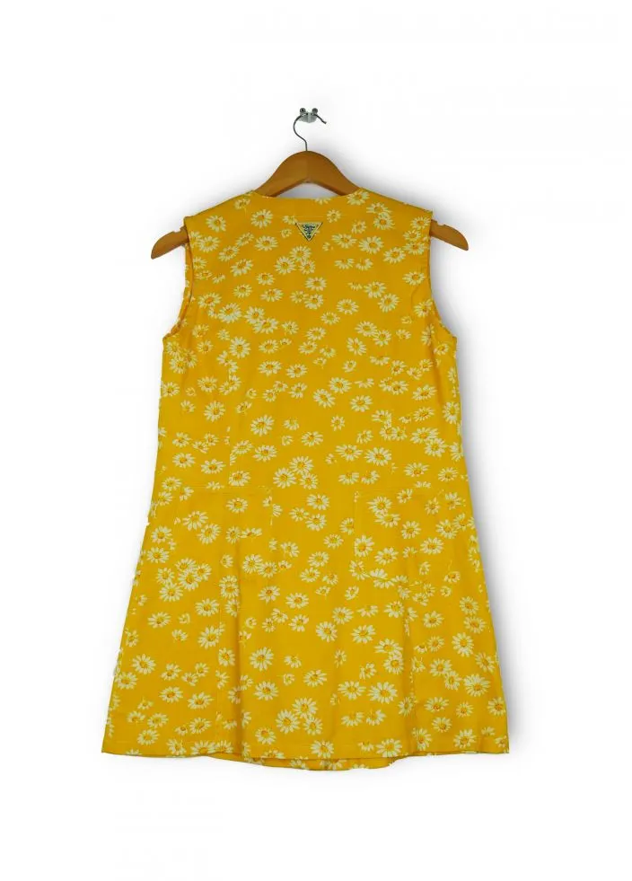 Robe à fleur jaune