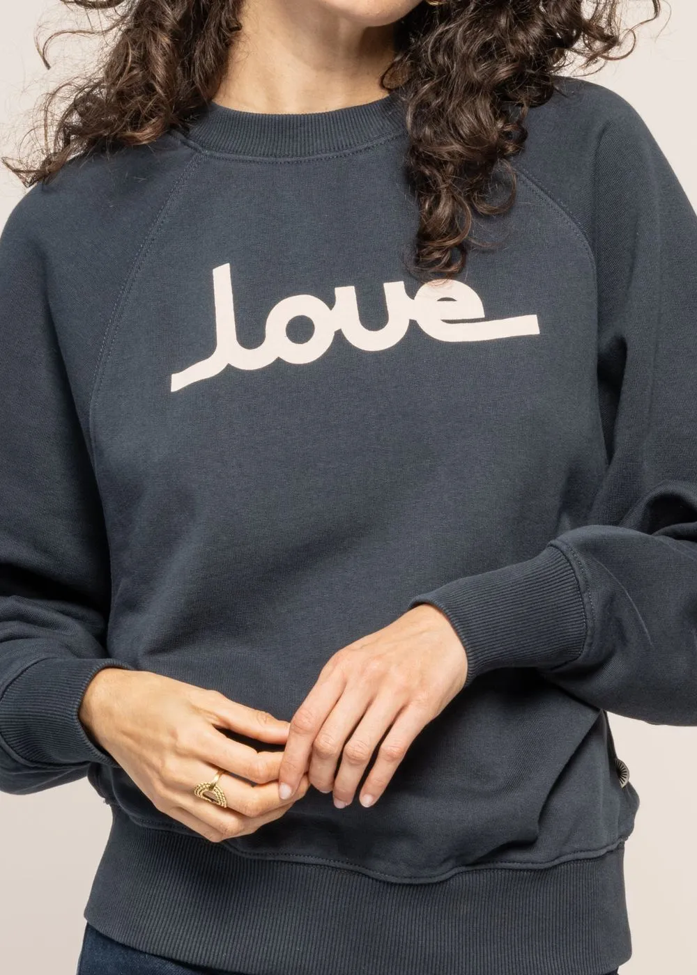 Sweat brodé en coton bio | grey "grafito love bonnie sweatshirt grey" femme