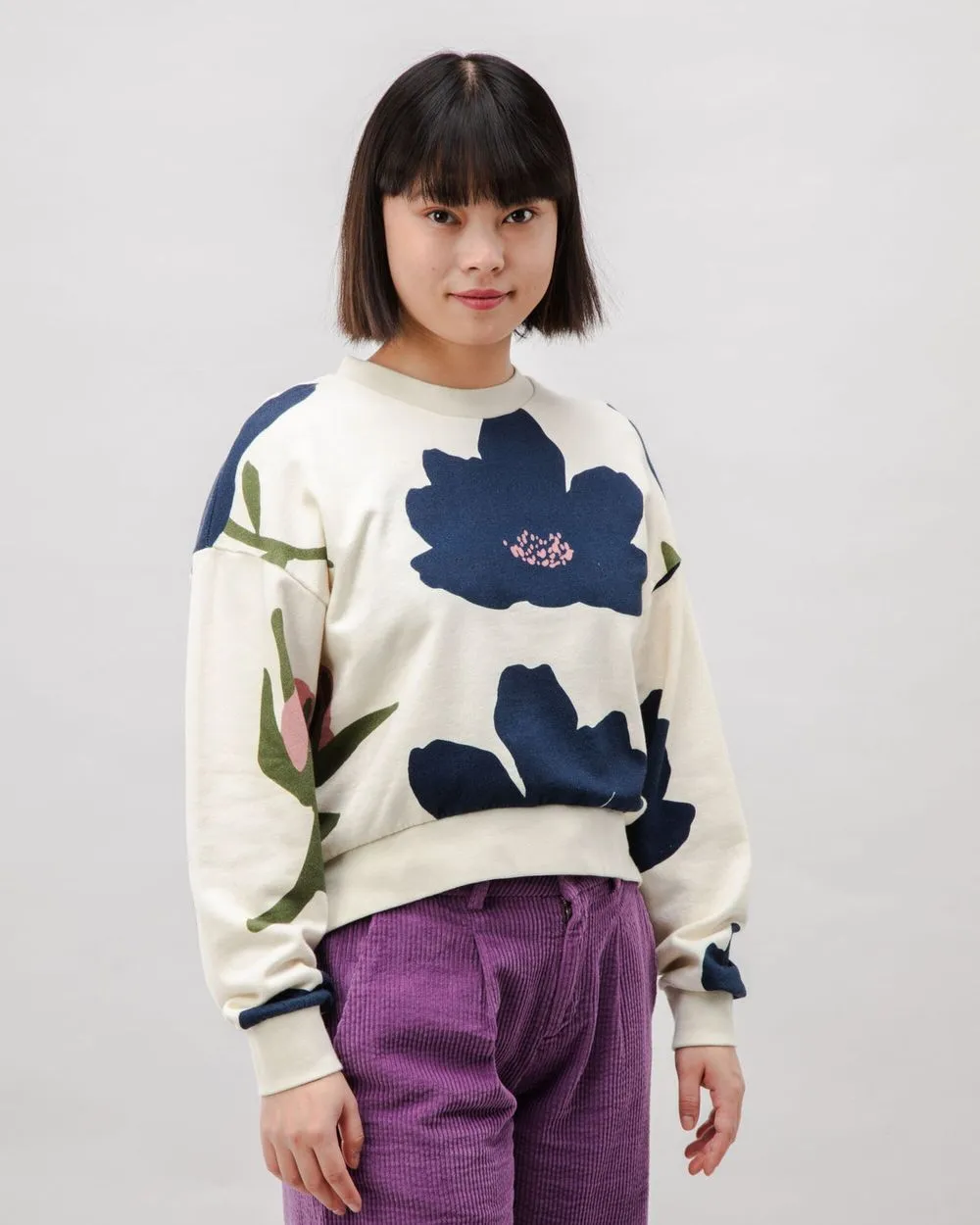 Sweat en coton bio | écru "bloom rounded cotton sweatshirt - ecru" femme